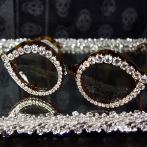 ⚜️⚜️B*tch better have my money cat eye sunnies